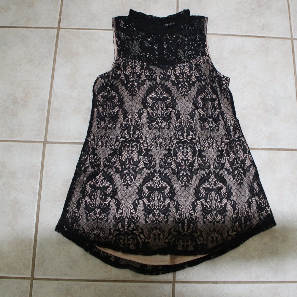 Elegant Black Lace Women's Tunic